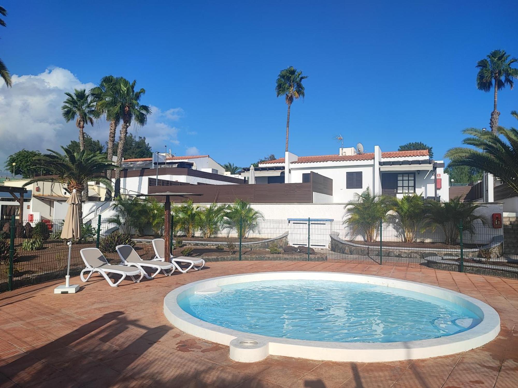 Bungalow Maspalomas Golf Con Jacuzzi, Piscina Y Jardin San Bartolomé Extérieur photo